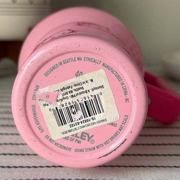 Stanley 40oz Hello Kitty Pink Tumbler - Picture 3 of 3